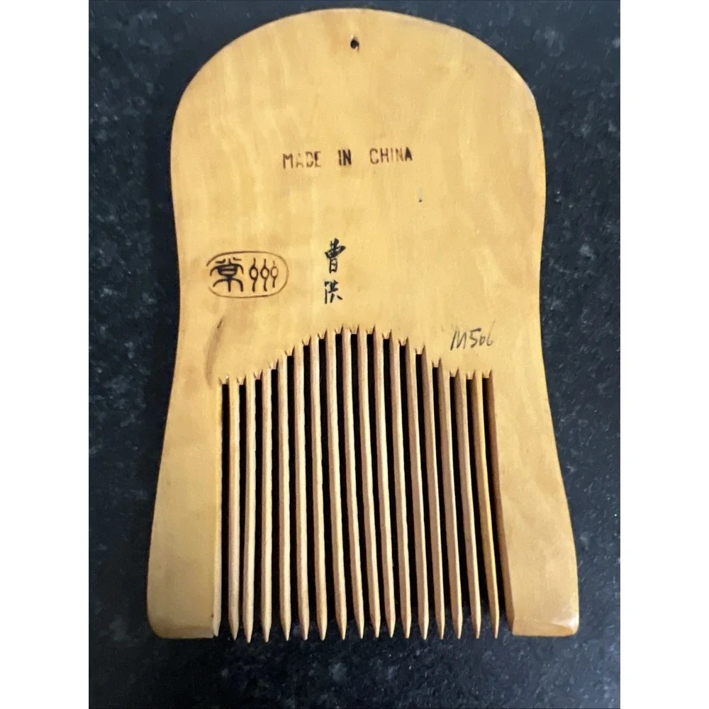 Traditional‎ Chinese Hand Painted Wooden Comb Chinese Opera Mask 3 1/2 Inches